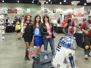 Sara Jane Smith, Amy Pond, K-9, R2-D2, and the Tardis